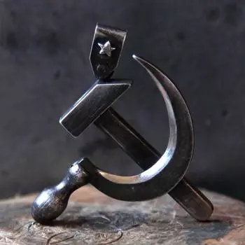 Красный боевой кулон с серпом и молотом, ожерелье в стиле ретро в этническом стиле для мужчин и женщин, кулон с эмблемой, аксессуар 3*4CM