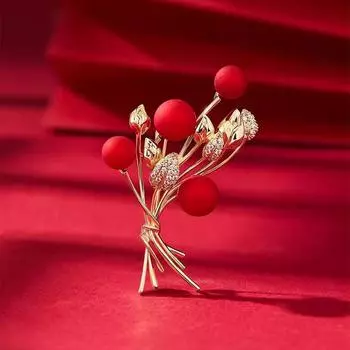 Красный букет брошь, Высококачественная женская изысканная брошь высокого класса, дизайнерское чувство, нишевая осенне-зимняя одежда, аксессуары для булавки