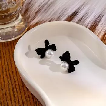 Красный, черный, бант, жемчужные серьги-гвоздики, большие жемчужные бусины, бант, жемчужный крючок, серьги с бантом и жемчугом, подарок премиум-класса чёрный