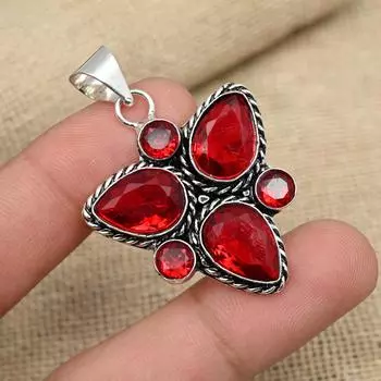 Красный гранат драгоценный камень стерлингового серебра 925 пробы дизайнерские ювелирные изделия ручной работы женский кулон 1.81 Inches красный