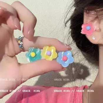 Красочные цветочные клипсы для ушей: Серьги-гвоздики и клипсы-косточки в стиле «Фея», не требующие прокалывания — универсальные, стильные, маленькие аксессуары для ушей. A1713, a pair of clip-on earrings жёлтый