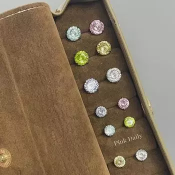 Красочные сверкающие титановые стальные серьги-гвоздики с плоским дном и винтовой конструкцией — удобны для ношения в течение всего дня.