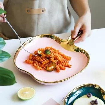 Креативная тарелка с яблочной пиццей Европейская Пномпень Западная еда Инвентарь Сердце Десертная тарелка Завтрак Тарелка