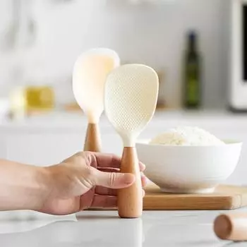 Креативная вертикальная силиконовая ложка для риса с деревянной ручкой, устойчивой к высоким температурам, антипригарная ложка для риса, бытовая ложка для рисоварки белый