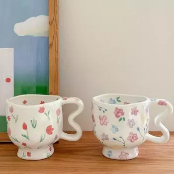 Креативные керамические кружки, цветочные кофейные кружки на высоких ножках с нестандартной ручкой, расписанные вручную узоры в виде тюльпанов, чашка для завтрака и молока 301-400ml тюльпан