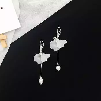 Длинные жемчужные серьги из цинкового сплава серебряный