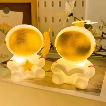 Креативный подарок астронавт ночник милый мультяшный кролик прикроватный столик украшение