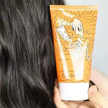 Крем для завивки волос с коллагеновым покрытием — это необходимый элемент укладки для людей с вьющимися волосами, сохраняющий их в наилучшем состоянии. белый