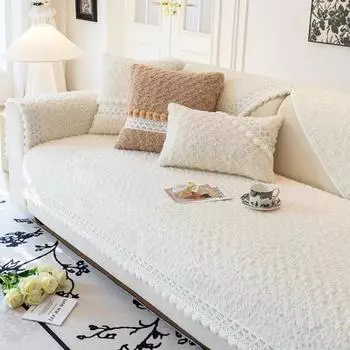 Кремовый стильный плюшевый диванный коврик на четыре сезона, универсальная противоскользящая подушка для сиденья, меховой край, осенне-зимний кожаный чехол для дивана 70x70cm
