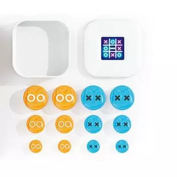 Крестики-нолики. Ручная игра-головоломка. Обучающая настольная игра-головоломка. Интерактивная игра для родителей и детей. белый