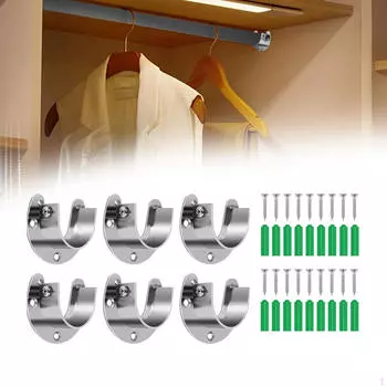 Кронштейны для душевой штанги поддерживают легкий U-образный гардероб для