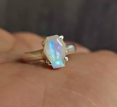 Крошечное кольцо в виде гроба, кольцо с радужным лунным камнем, кольцо с драгоценным камнем, серебро 925 пробы, ювелирные изделия ручной работы, кольцо в стиле бохо 4.5