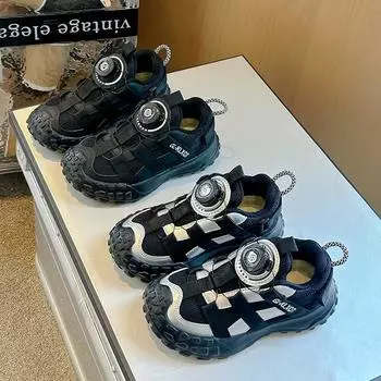 Кроссовки для бега для студентов, толстая мягкая подошва, детская спортивная обувь с вращающимися кнопками, новинка 2024 года, кроссовки для мальчиков и девочек, нескользящие носки с накладками 27 серебряный