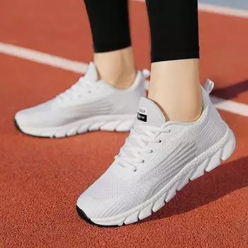 Кроссовки для бега женские, легкие сетчатые, дышащие и удобные плоские мягкие теннисные туфли, кроссовки для женщин с клинковым механизмом 36 белый