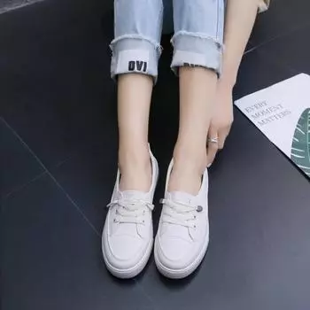 Кроссовки на низкой платформе. Женская обувь. Женские прогулочные кроссовки из искусственной кожи. Лоферы. Белая повседневная обувь без шнуровки на плоской подошве. 35