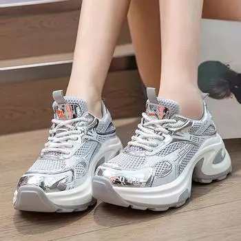 Кроссовки на толстом каблуке со шнуровкой для женщин, повседневная обувь из дышащей легкой сетки на платформе, осенние женские теннисные туфли на шнуровке 34 розовый