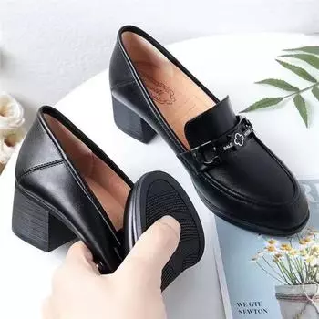 Круглая головка из мягкой кожи с мягкой подошвой для мам и женщин 2024 года, весна-лето, новые туфли Doudou, нескользящие, удобные, маленькие кожаные туфли 35 чёрный