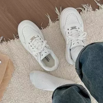 Круглая головка универсальные легкие повседневные белые туфли на платформе женские 2025 новые осенне-зимние студенческие ретро популярные спортивные туфли для сноуборда 36 белый