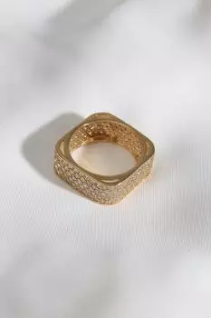 Круглое квадратное кольцо с цирконом золотого цвета