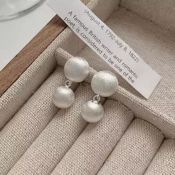 Круглые серьги с подвеской в виде щетки, динамичный дизайн, стильный дизайн