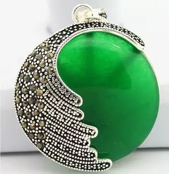 Круглый кулон из зеленого нефрита с марказитом 35 мм