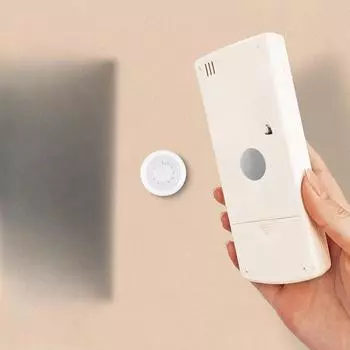 Круглый магнитный крючок с пряжкой, гнездо с отверстием для свободного настенного пульта дистанционного управления для спальни