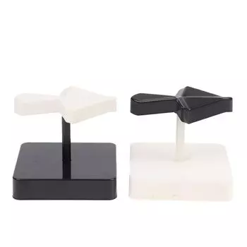 Крупный план трюка реквизит всегда указывает на правую стрелку иллюзия фокусы взрослые чёрный