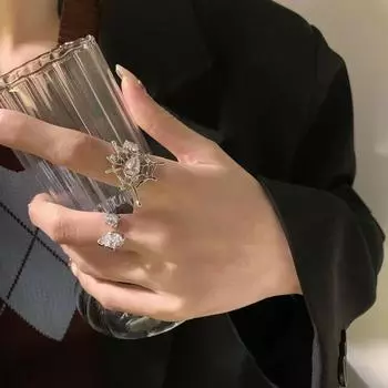 Крутое полое кольцо для пары с бриллиантом «Паутина»