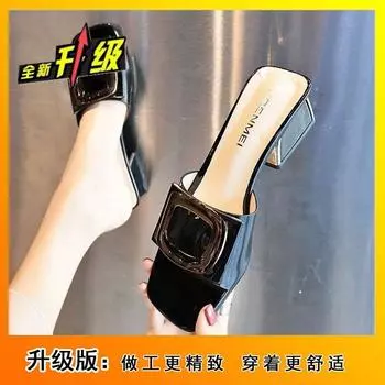 Крутые шлепанцы на высоком каблуке женские летние для улицы 2025 новая мода на среднем каблуке на толстом каблуке фея маленькая свежая шлепанцы на одном ремешке 35