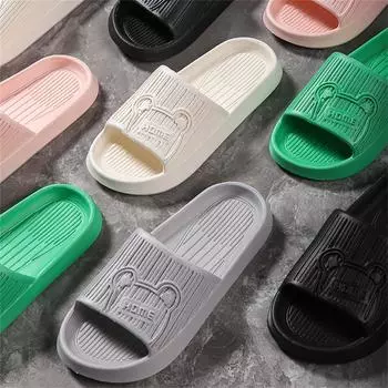 Крутые тапочки для дома, ванной комнаты, домашние легкие тапочки на мягкой подошве, женские тапочки 4044-45 чёрный