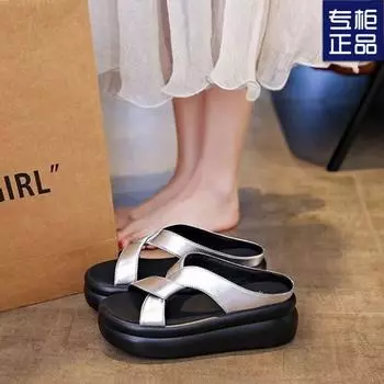 Крутые тапочки на толстой подошве для женщин, летняя одежда 2025 года, новые модные женские пляжные сандалии на высоком каблуке 35 чёрный