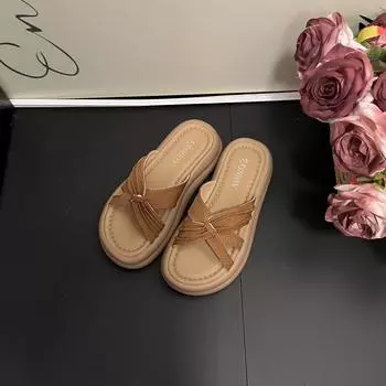 Крутые тапочки женские летние новые с юбкой на платформе пляжные сандалии фея крест однословные шлепанцы 40 темно-коричневого