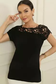 Кружевная блузка с вырезом «лодочка»