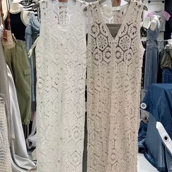 Кружевной ремень на талии с пуговицами, новая корейская версия рубашки с цветочным принтом на крючках, пуловер с вырезами, свободный вязаный свитер One Size белый