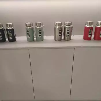 Кружка из нержавеющей стали 304, уличный портативный спортивный чайник, веревка большой емкости, подарочная чашка для бизнеса и офиса 800ml красный