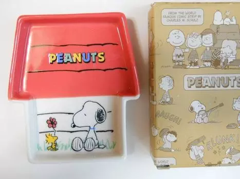 Крыша из пластинчатого резака Snoopy