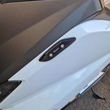 Крышка бокового зеркала с отверстием для Yamaha TMAX 530 TMAX530 2012 2013 2014 2015 2016 2017 2018 T-MAX 560 2022 чёрный