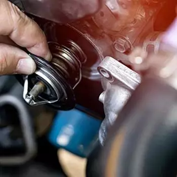 Крышка корпуса термостата охлаждающей жидкости в сборе, климат-контроль, охлаждение, обогрев автомобиля, часть двигателя, совместимая с LF7015170 3-2.0L