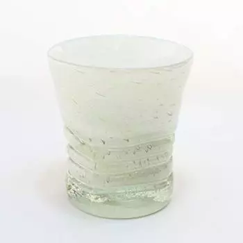 Кубагасая Рюкю Стекло Рюкю Рокс Стекло с флюоритом Окинавский сувенир Флуоресцентное белое волновое стекло Фосфоресцентное светящееся