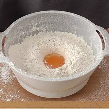 Кухонное сито для муки, ручной полуавтоматический просеиватель для сахара, шейкер для пудры, экономящие место кухонные принадлежности для выпечки S