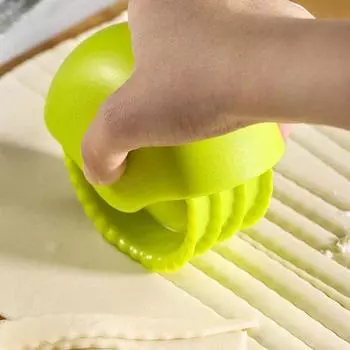 Кухонный резак для печенья, круглый поворот на 360°, вращающийся край, удобный в захвате, простой в эксплуатации резак для печенья B