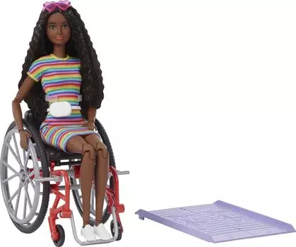 Кукла Барби в инвалидной коляске от Mattel с завитыми темными волосами - аксессуар,