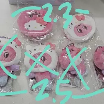 Кукла-обнимашка Shiny Shiny Key X Hello Kitty Popup Store, брелок, мешочек