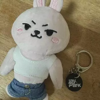 Куклы для встреч с фанатами Пак Чжэ Бома на продажу