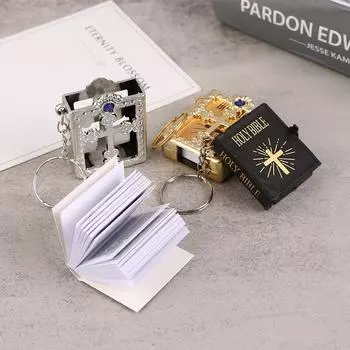 Кукольный домик Мини-украшение Мини Английский крест Библия Подвеска Брелок Сумка Подвеска Украшение для сцены стрельбы золотой