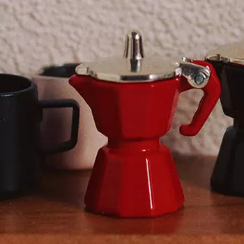 Кукольный домик миниатюрный кофейник 1/12 модель игрушки моделирование декорации поставки украшения красный