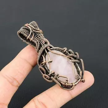 Кулон из розового кварца Кулон из розового кварца с драгоценным камнем Медная проволока Кулон Медные украшения Подвеска ручной работы Подарок для нее Кварцевые украшения розовый