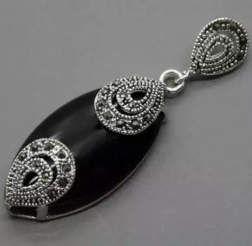 КУЛОН ИЗ СТЕРЛИНГОВОГО СЕРЕБРА 925 ПРОБЫ С ЧЕРНЫМ НЕФРИТОМ МАРКАЗИТОМ 18x40MM