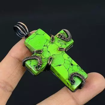 Кулон-крест ручной работы с натуральной зеленой бирюзой, обернутый медной проволокой, 2,8 дюйма, D7T46