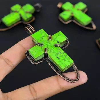 Кулон-крест ручной работы с натуральной зеленой бирюзой и медной проволокой, 3,1 дюйма, J7w56